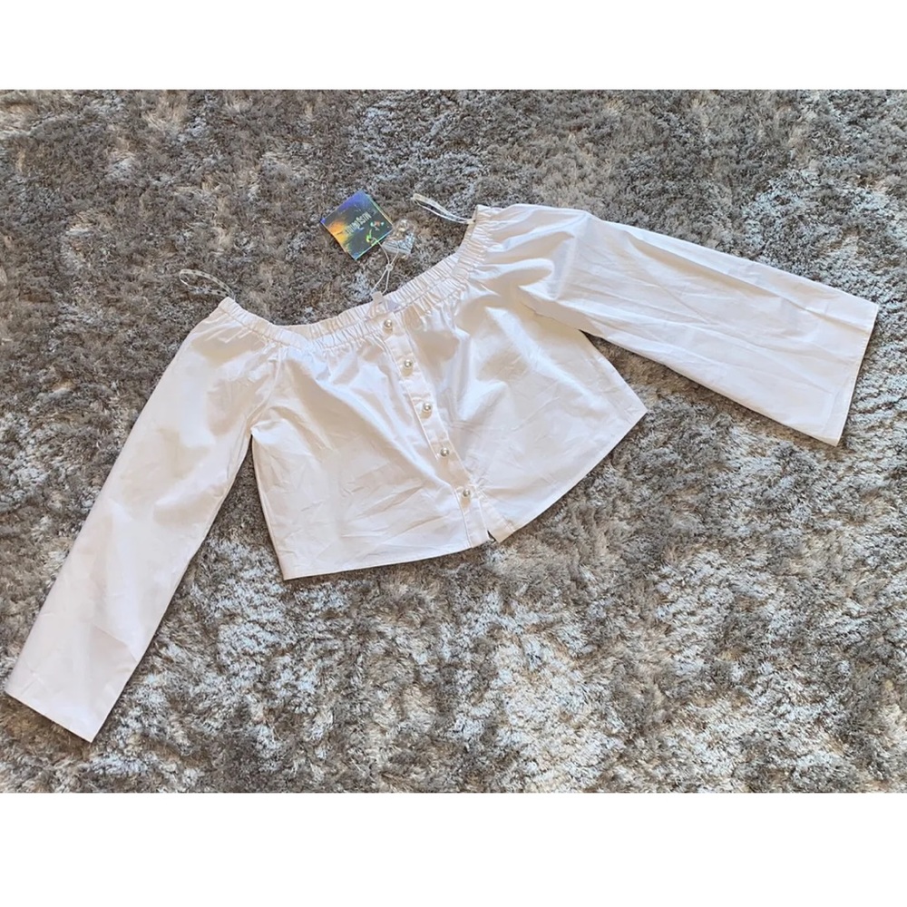 Brand new no tag white MISSGUIDED CROPPED PEARL BUTTON BLOUSE us 4